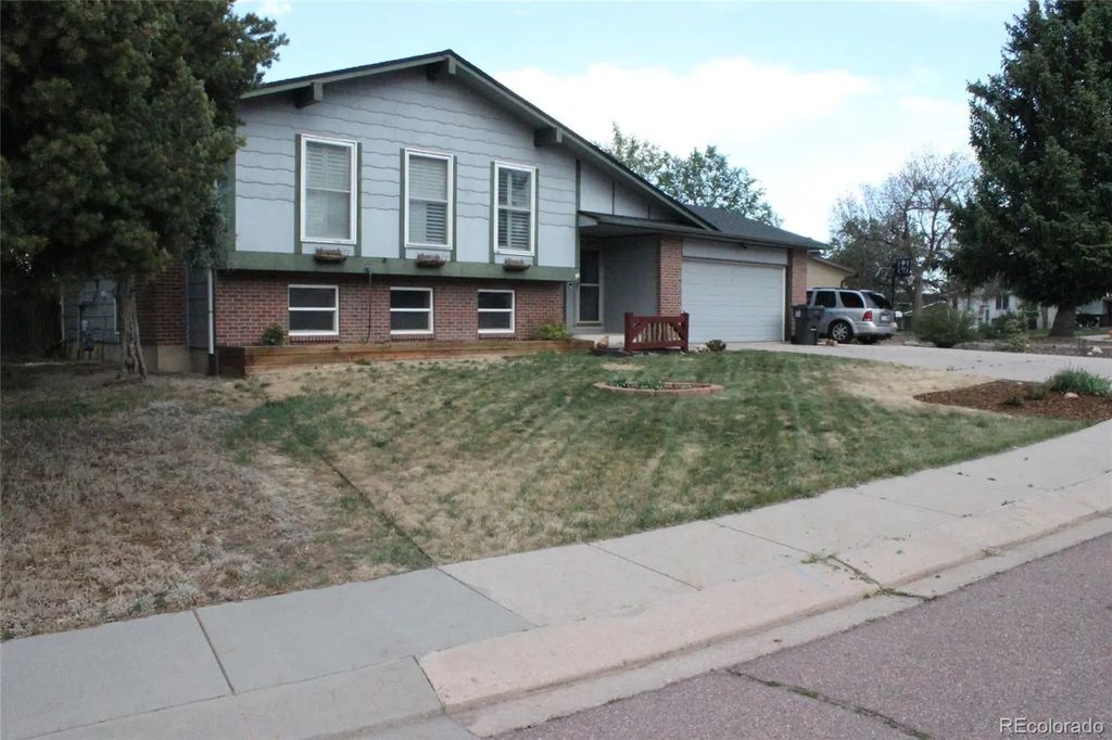 5055 Picket Drive, Colorado Springs