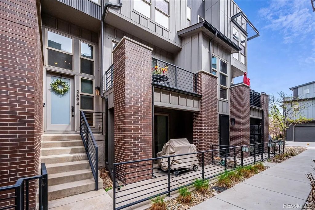 2694 W Grand Avenue, Littleton