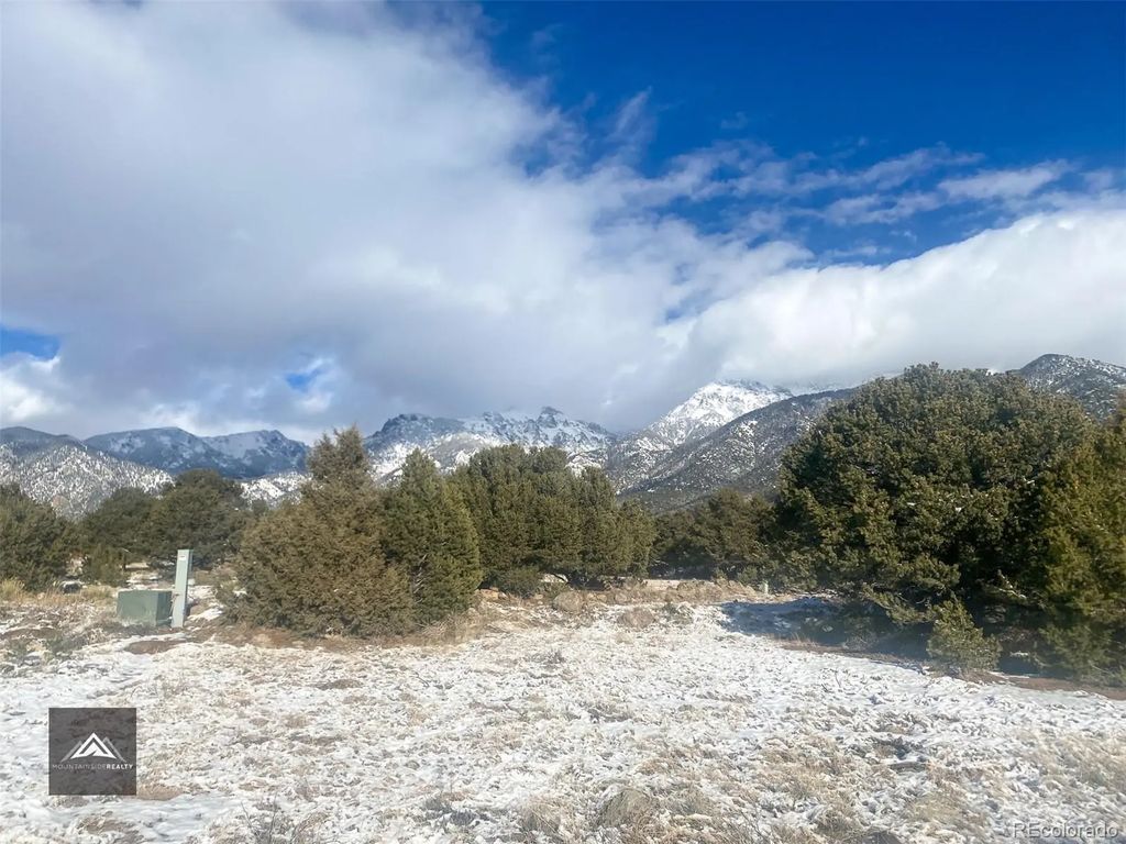 1621 Willow Creek Way, Crestone