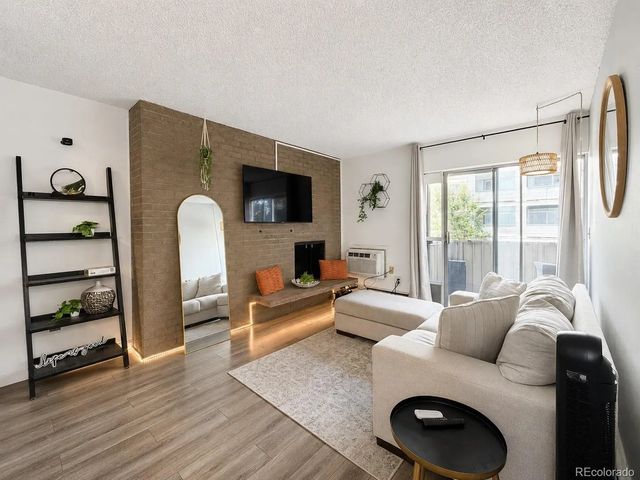 4110 Hale Parkway 2c, Denver