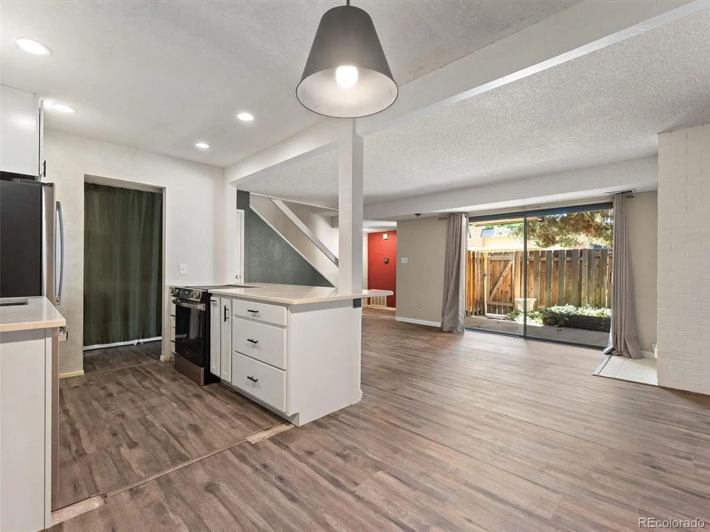 7995 E Mississippi Avenue D7, Denver
