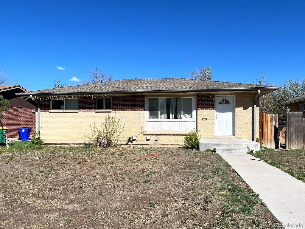 1720 Del Mar Parkway, Aurora