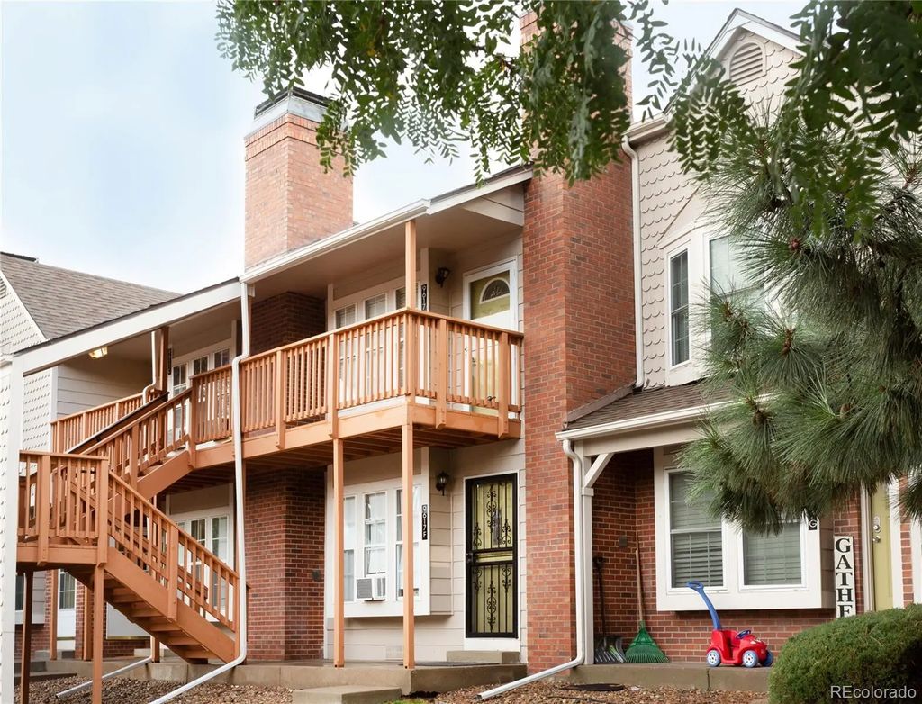 9617 W Chatfield Avenue E, Littleton