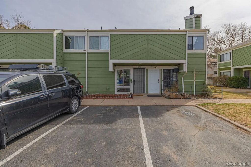 12182 E Kepner Place, Aurora