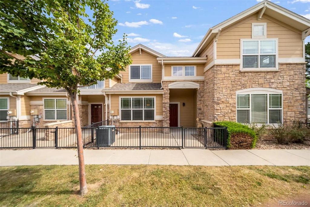 1753 S Buchanan Circle, Aurora