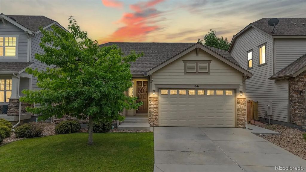841 Jenny Lane, Berthoud