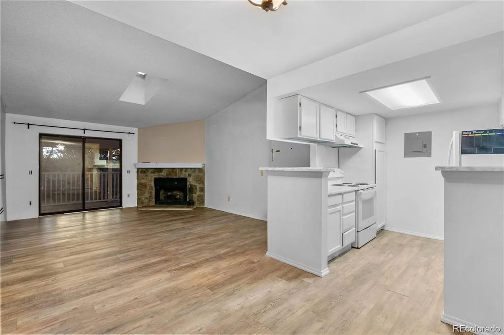 910 S Walden Street 206, Aurora