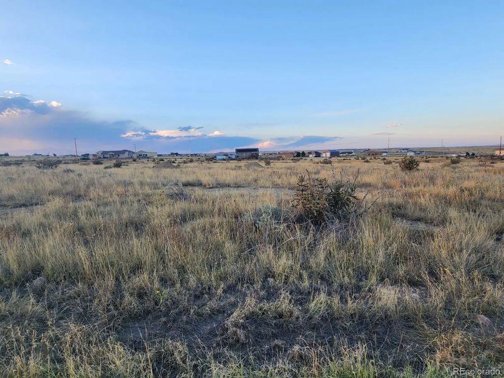 1977 E Gladstone Lane, Pueblo West