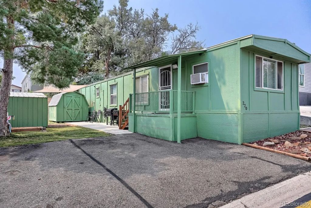 2551 W 92nd Avenue, Denver