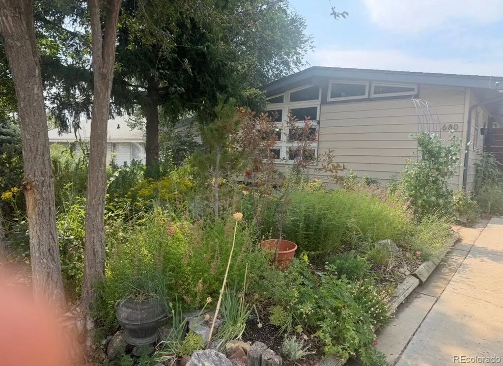680 Bronco Road, Denver