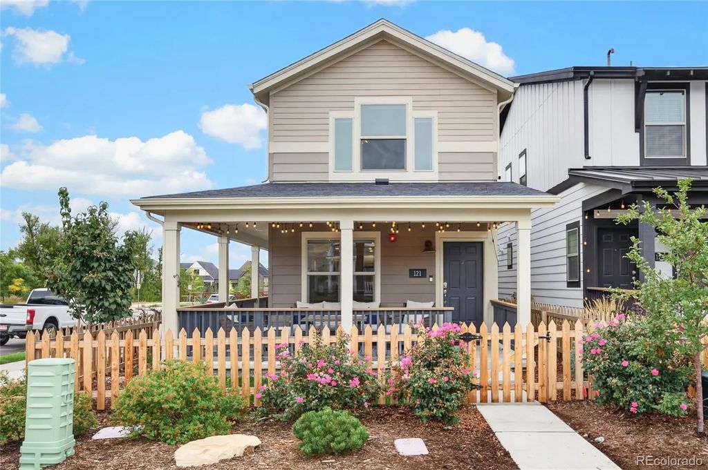 121 E Douglas Street, Superior
