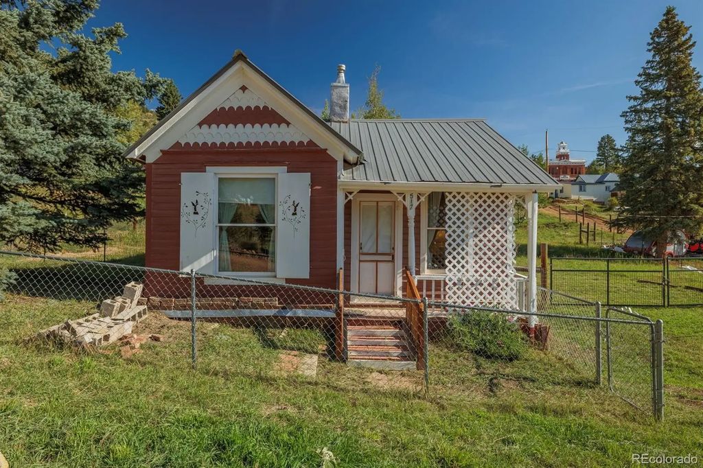 517 Portland Avenue, Victor