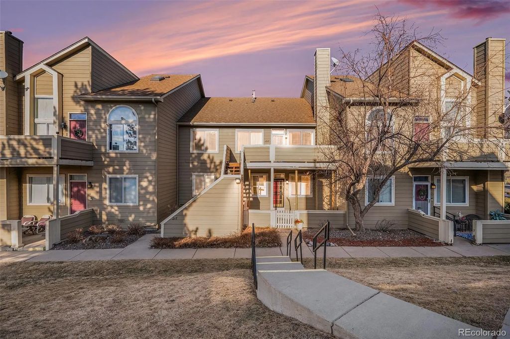 1079 S Walden Way 217, Aurora