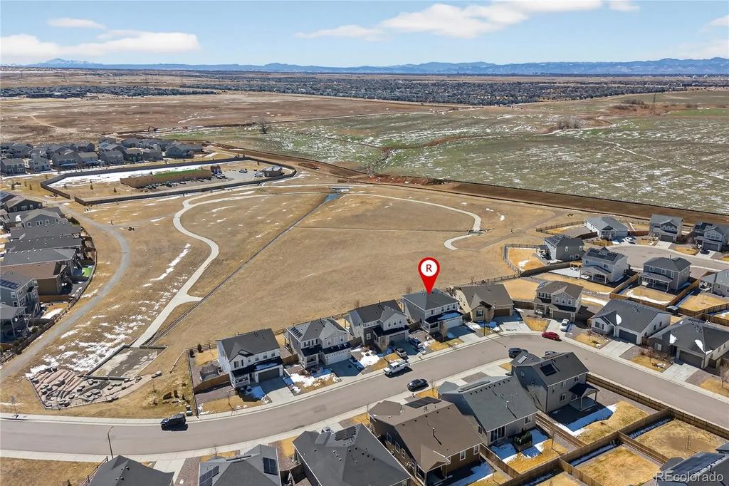 949 N Undergrove Way, Aurora