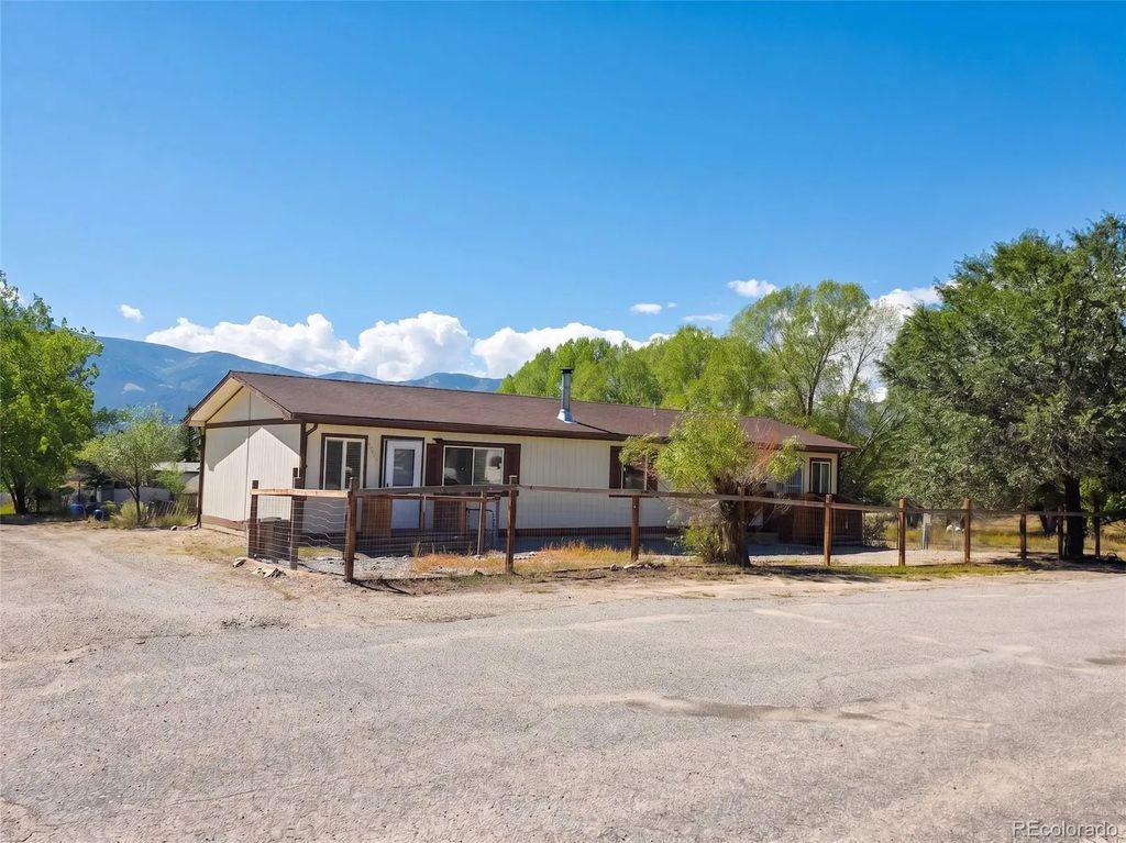 7095 Brant Street, Salida