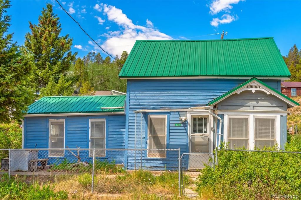 137 N Pine Street, Alma