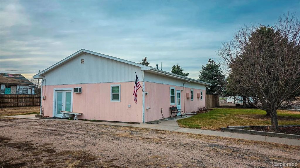 717 Ash Street, Julesburg