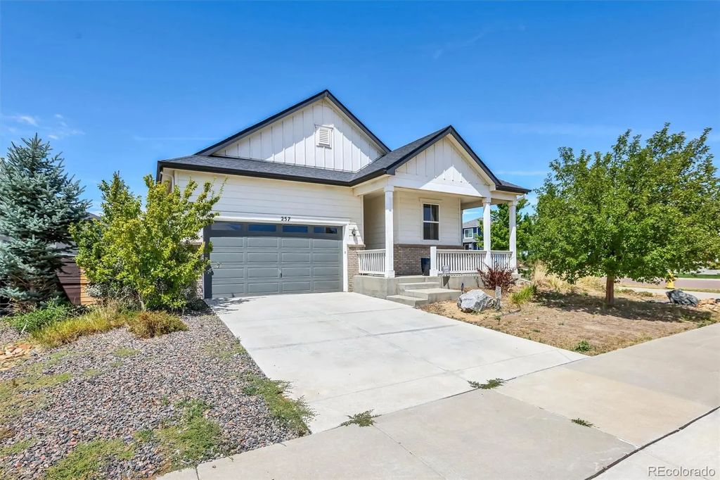 257 S Scottsburg Court, Aurora