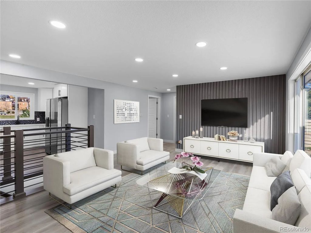 951 E 10th Avenue, Broomfield