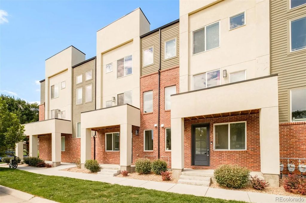 7035 E 38th Avenue 2, Denver