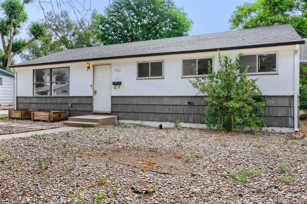 1522 Iroquois Road, Pueblo