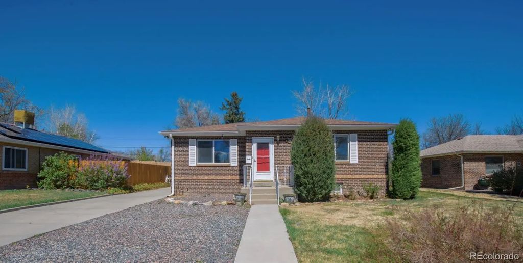 8165 W 17th Avenue, Lakewood