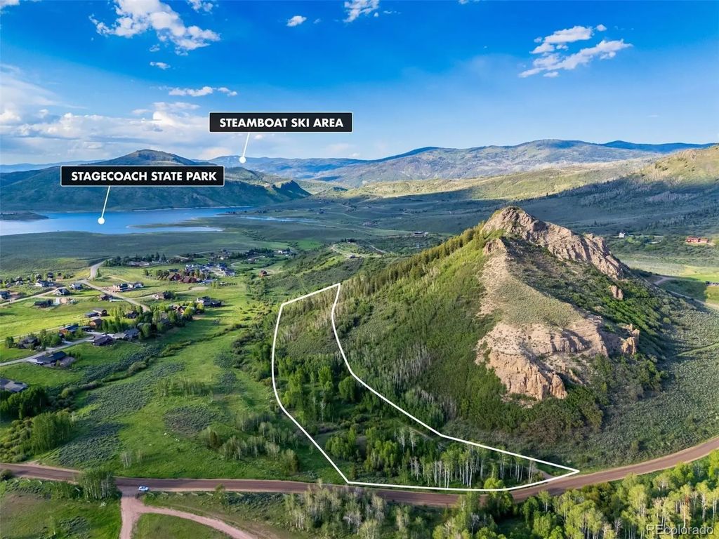 22090 County Road 212, Oak Creek
