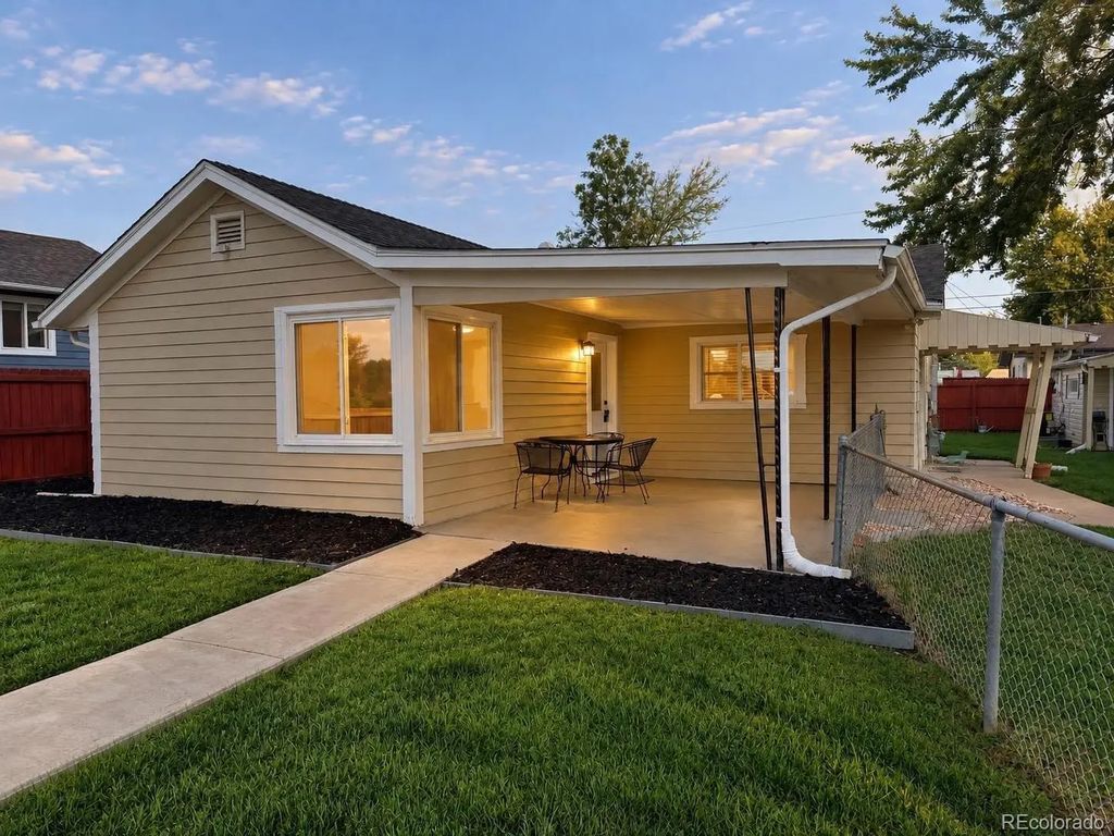 1040 S Kearney Street, Denver