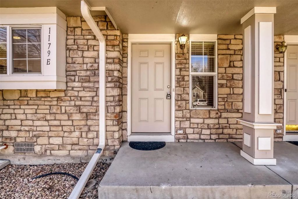1179 S Waco Street E, Aurora