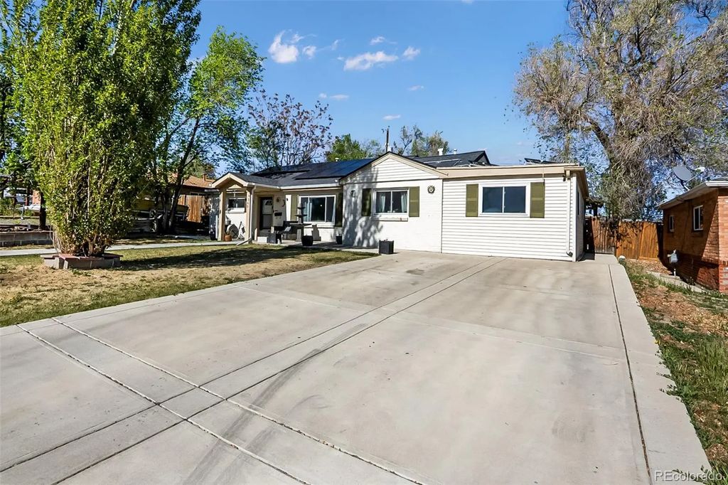 9360 Nagel Drive, Thornton