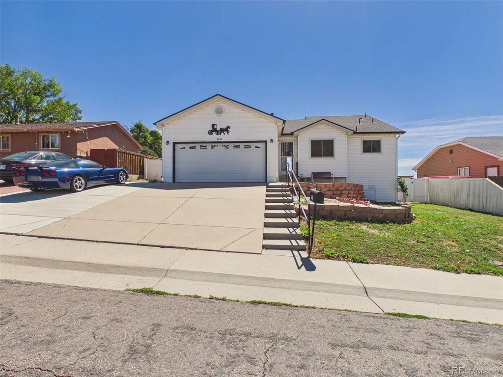 8250 Explorador Calle, Denver