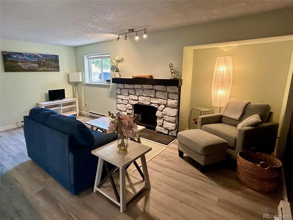 4068 S Atchison Way 101, Aurora