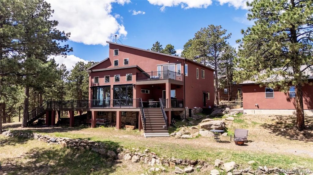 359 Parkview Avenue, Golden