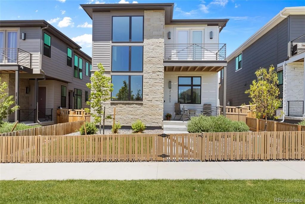 21405 E 59th Drive, Aurora
