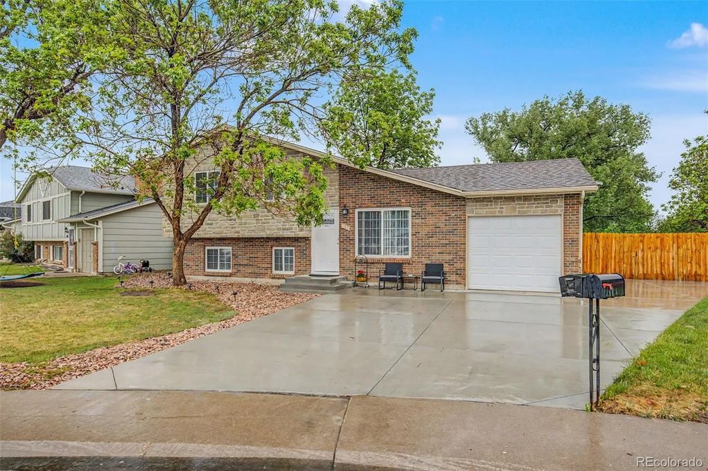 4664 S Garland Way, Littleton