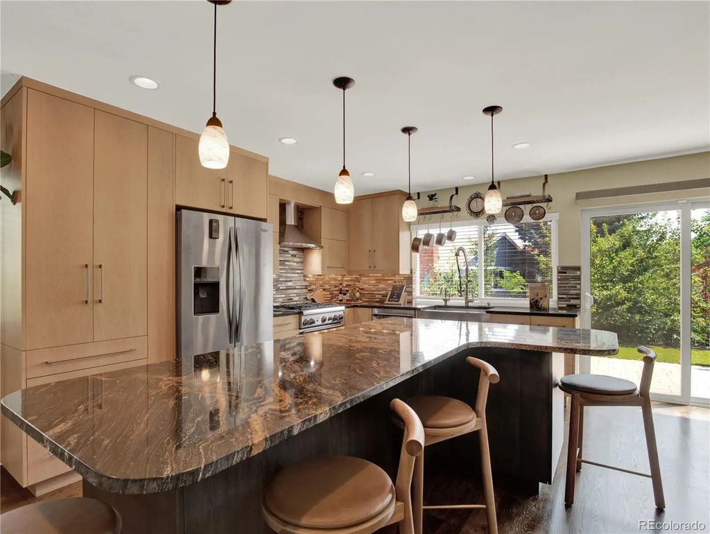 7958 S Roslyn Way, Centennial