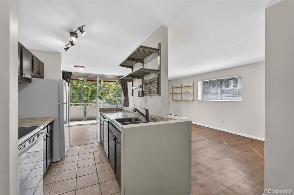 937 N Clarkson Street 306, Denver