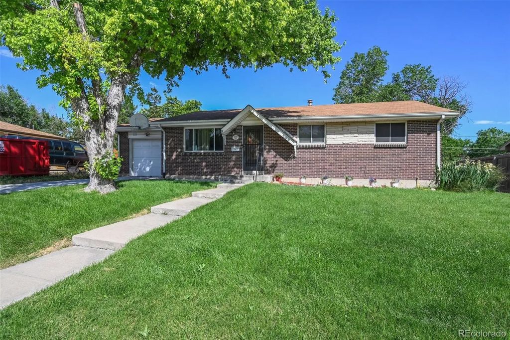 8250 Chase Way, Arvada