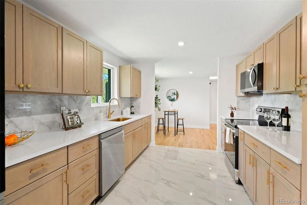 6695 S Ogden Street, Centennial