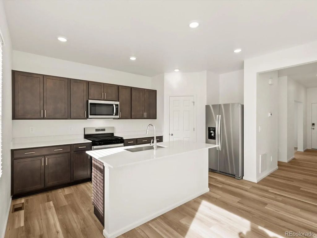 6882 Quail Avenue, Firestone
