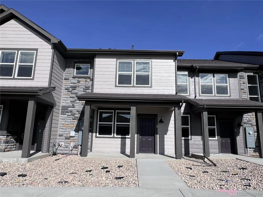 1596 Riverplace Drive 2, Windsor