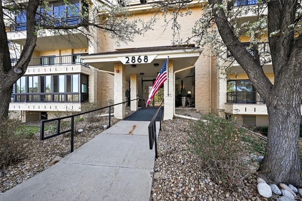 2868 S Heather Gardens Way 103, Aurora