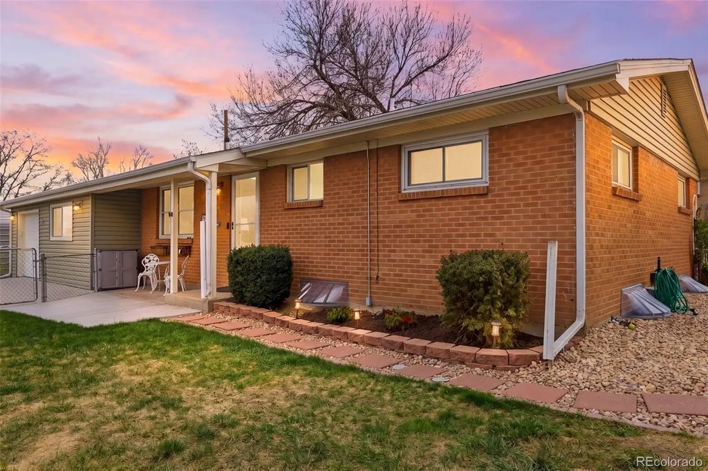 15790 W 10th Avenue, Golden