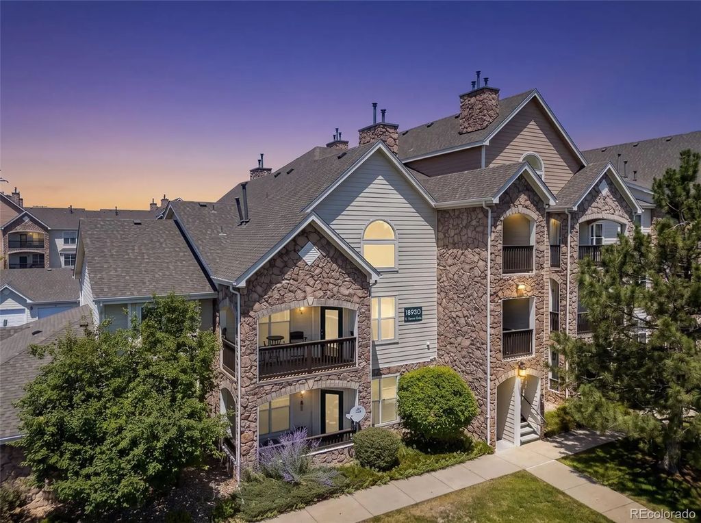 18930 E Warren Circle D205, Aurora