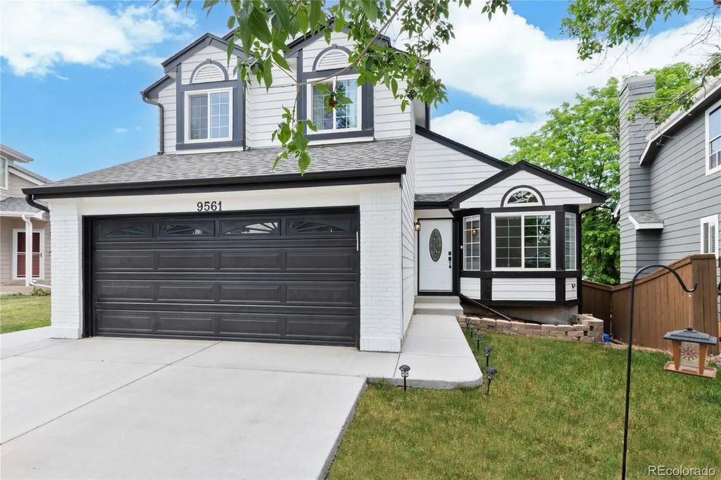 9561 Brentford Drive, Littleton