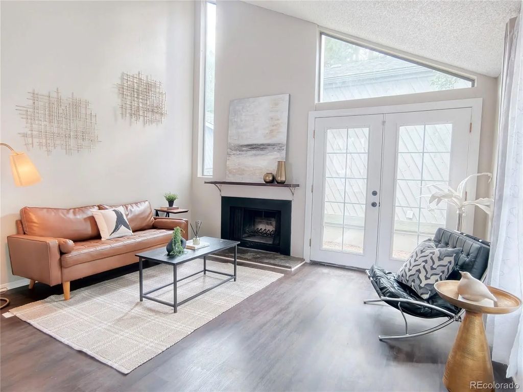 10107 E Peakview Avenue, Englewood
