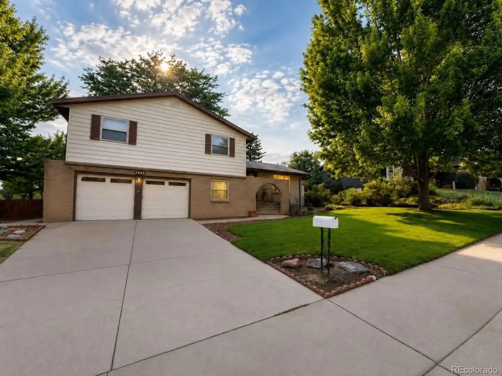 2443 S Carr Court, Lakewood