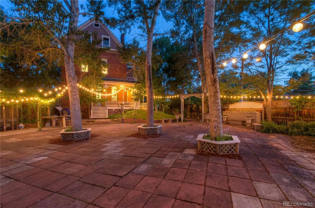 2555 W 37th Ave Avenue, Denver