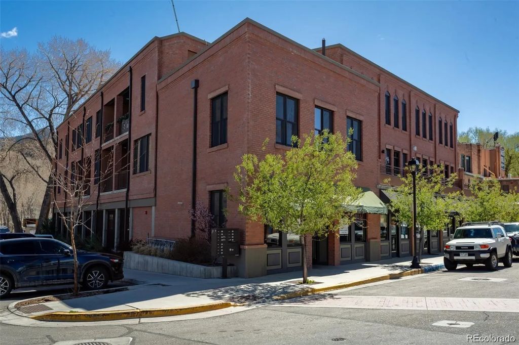 130 W Sackett Avenue F, Salida