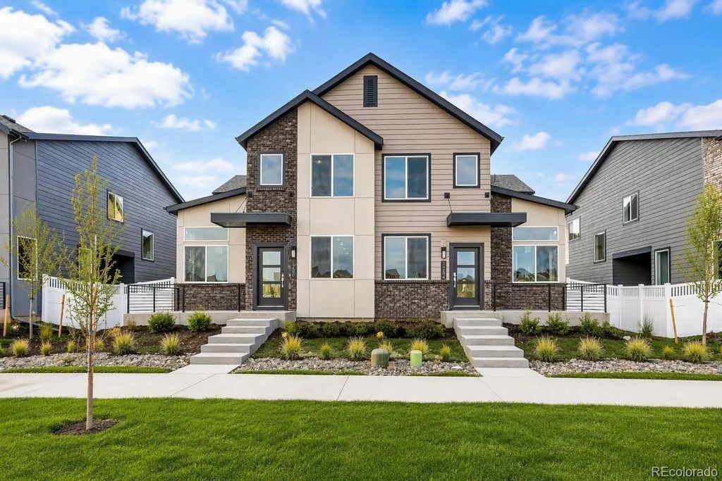 1232 S Algonquian Street, Aurora